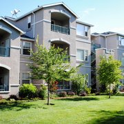 Exterior of Sterling Oaks Apartments
