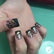 tan'S nail