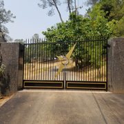 Custom Driveway Gate - Underground Hydraulic Gate Operator System.