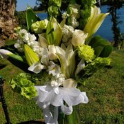 Classy, clean white and green arrangement
