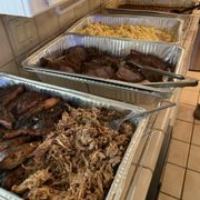 Ribs, pulled pork, tri-tip, mac & cheese beans
