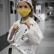 Leeandra's first pic that went abroad azads Facebook she just loved this one her Oma took of her !