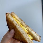 Breakfast sandwich (no meat)