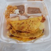 I ordered the quesabirra taco plate and it came like this. It has nothing on it but cheese and was thrown together sloppily.
