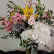 So fresh and beautiful. Warmed my heart when I was given this arrangment.