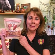 Elisabeth shows off our awesome new Chico Pops bag!