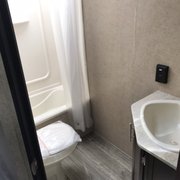 2018 Forest River Grey Wolf Full size bathroom