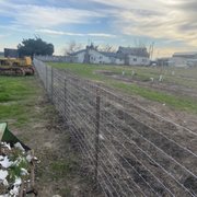 Field wire with t post