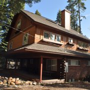 New second story to a traditional log cabin