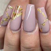 Gold flake nail