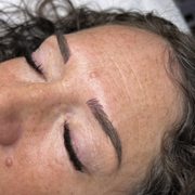 Eyebrows microblading
