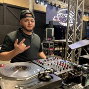 Djing last weekend at a concert with over 2k people.