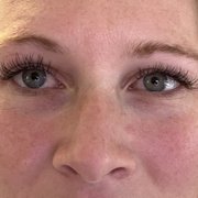Classic lashes for this beauty. She ditched the Mascara!!
