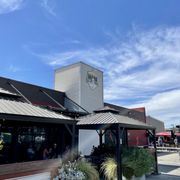 Beautiful spot with nice outdoor seating! And they had a band