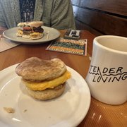 Simple biscuit (egg, cheeze, tempeh bacon, biscuit). All vegan!!!