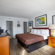 1 King Bedroom