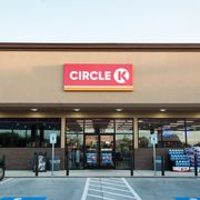 the front of a circle k convenience store