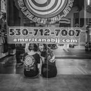 Americana in its awesome new location at the Chico Mall