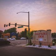 Front entrance to Safari Inn