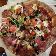 11" Deluxe pizza