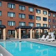 Outdoor Pool & Spa