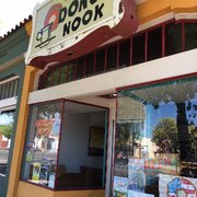 helen's donut nook! view from the outside