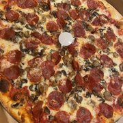 X-Large 18" Traditional New York Pepperoni Pizza (Add Mushroom & Sausage)