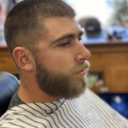 Razor line up with tour beard trim and a haircut for 20$!