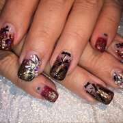 What BEAUTIFUL, fun and creative nails Lisa did!  She is an amazing artist.