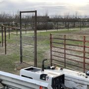 Pipe fence Round pen with sucker rod