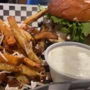 California Chicken Sandwhich w/ Garlic Pub Fries